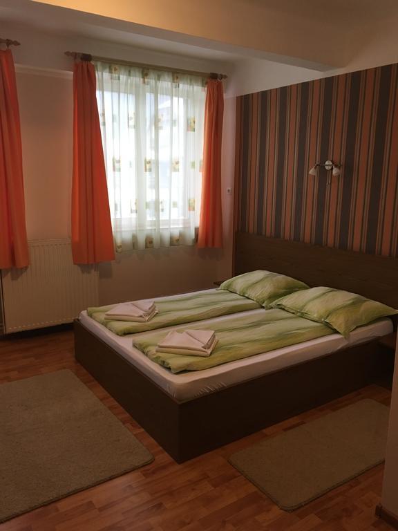 Pensiunea Roua Borszék Kültér fotó