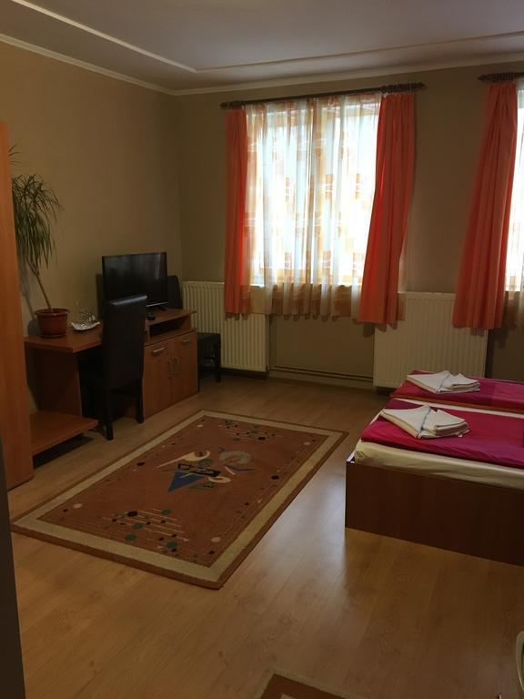 Pensiunea Roua Borszék Kültér fotó
